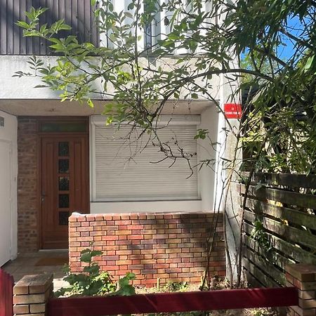 Se: 13A Rue Des Touleuses Pourpre Cergy Exterior foto