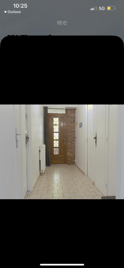 Se: 13A Rue Des Touleuses Pourpre Cergy Exterior foto